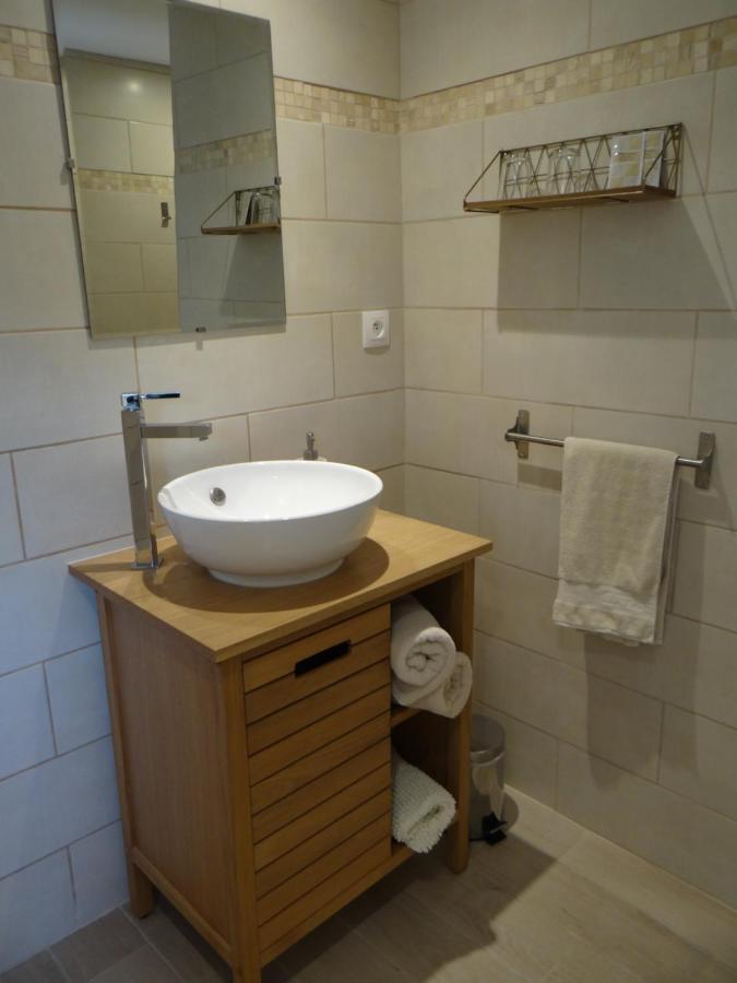 Bed and Breakfast Les Marguerites Champdolent Екстер'єр фото