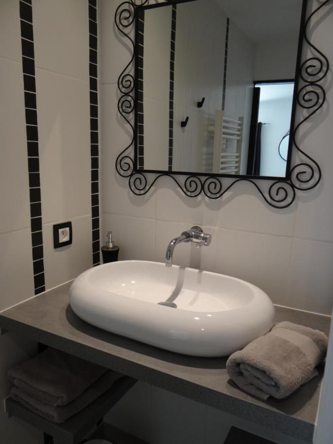 Bed and Breakfast Les Marguerites Champdolent Екстер'єр фото