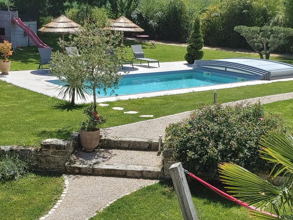 Bed and Breakfast Les Marguerites Champdolent Екстер'єр фото