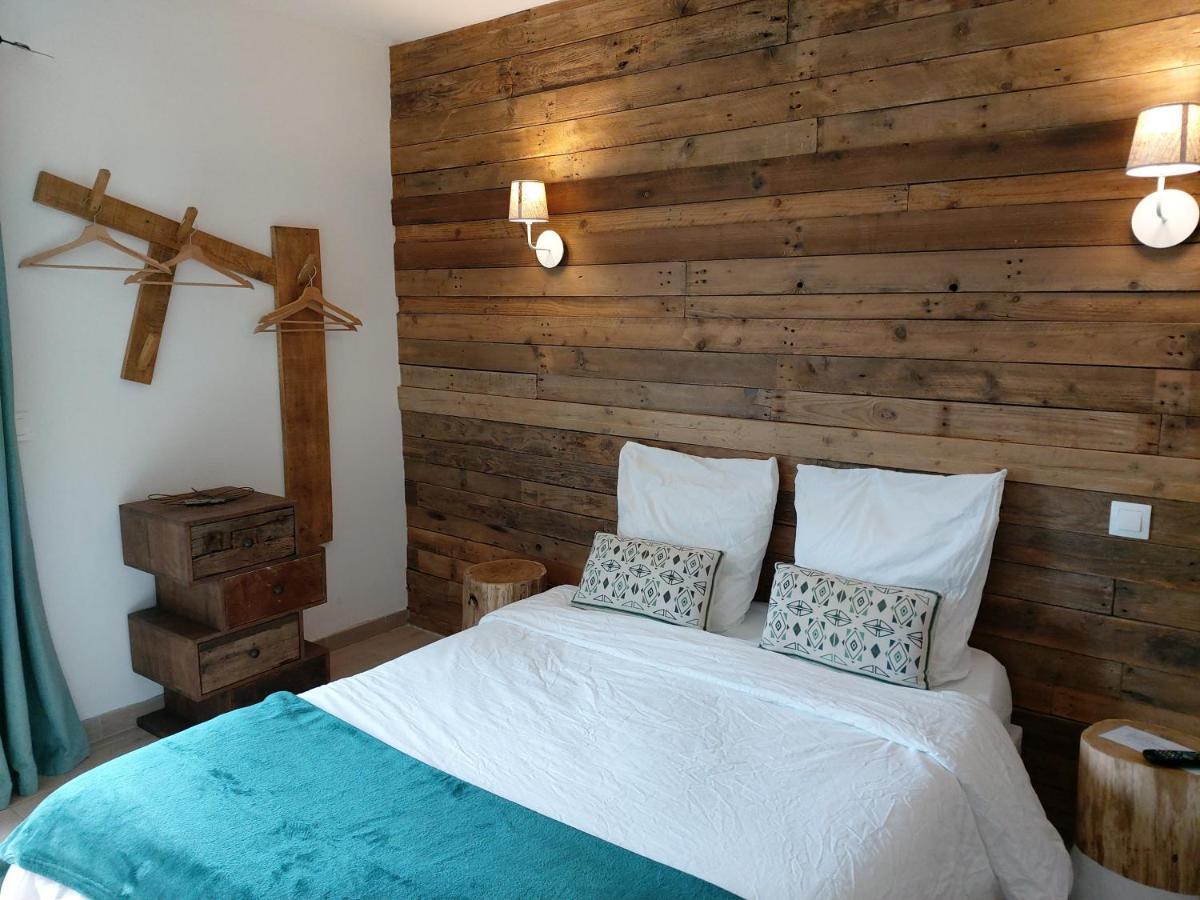 Bed and Breakfast Les Marguerites Champdolent Екстер'єр фото